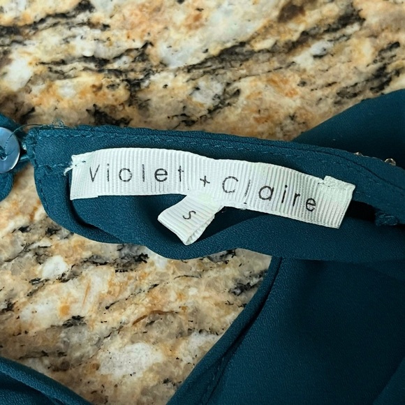 Violet + Claire Green Beaded Neckline Crepe Blouse Womens Career Modest Mature S - Picture 8 of 10